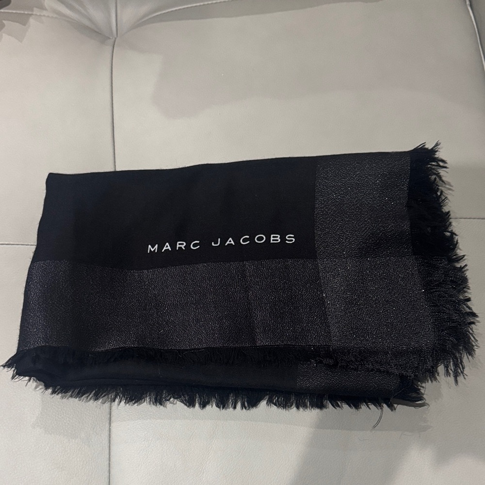 Marc Jacobs Elegant Black Scarf